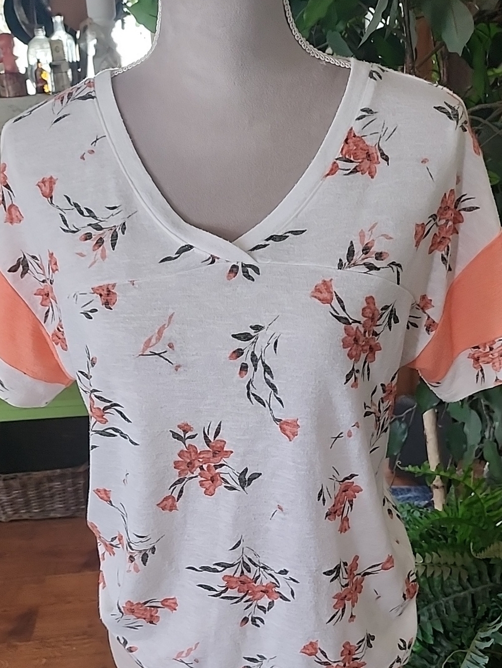 Maurices White V-Neck Floral Tee with Coral Sleeve Panels